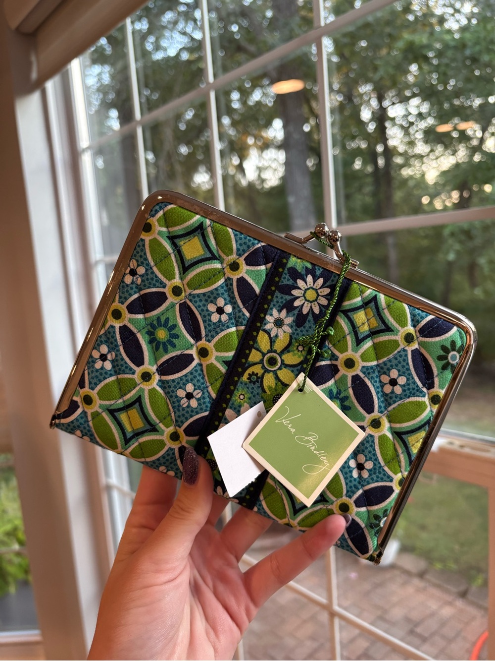 NWT Vera Bradley Green and Blue Retired "Daisy Daisy" print Clasp Picture Album